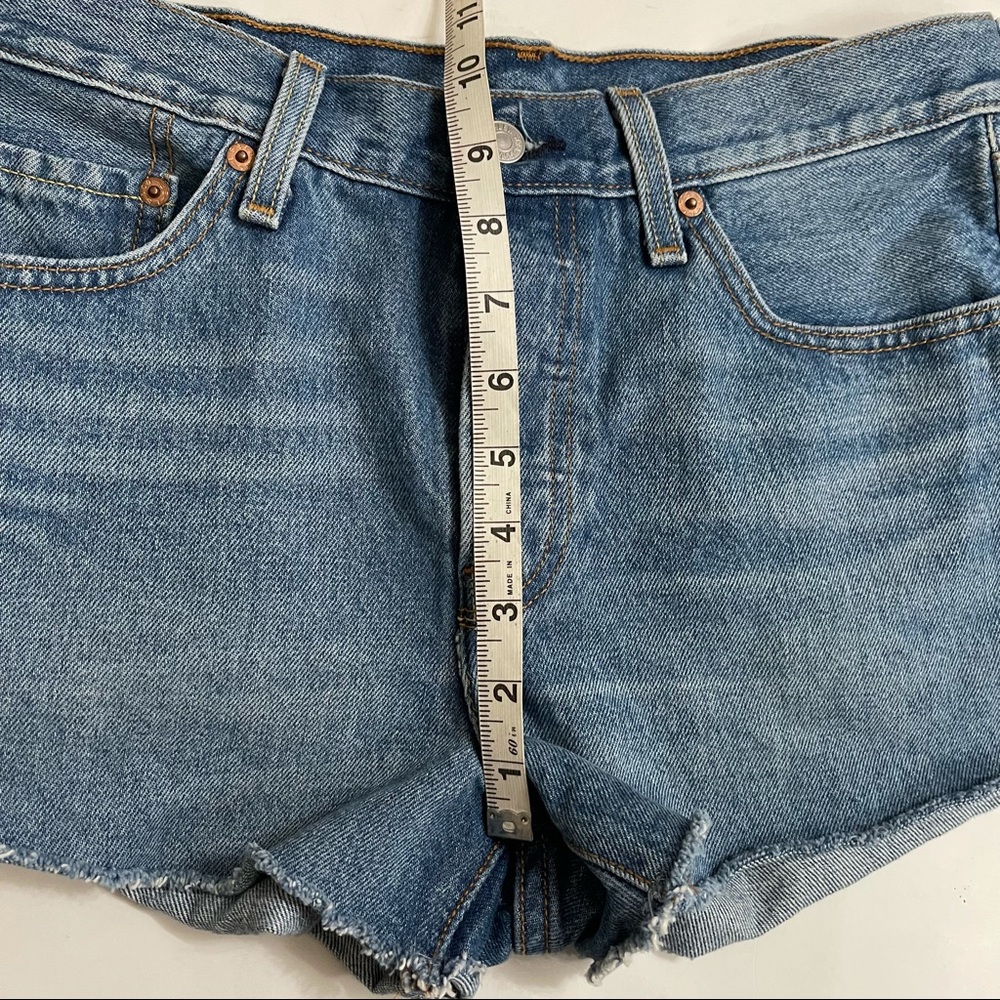Levi’s Button Fly High Rise Denim Shorts size 27. Womens - Picture 9 of 10